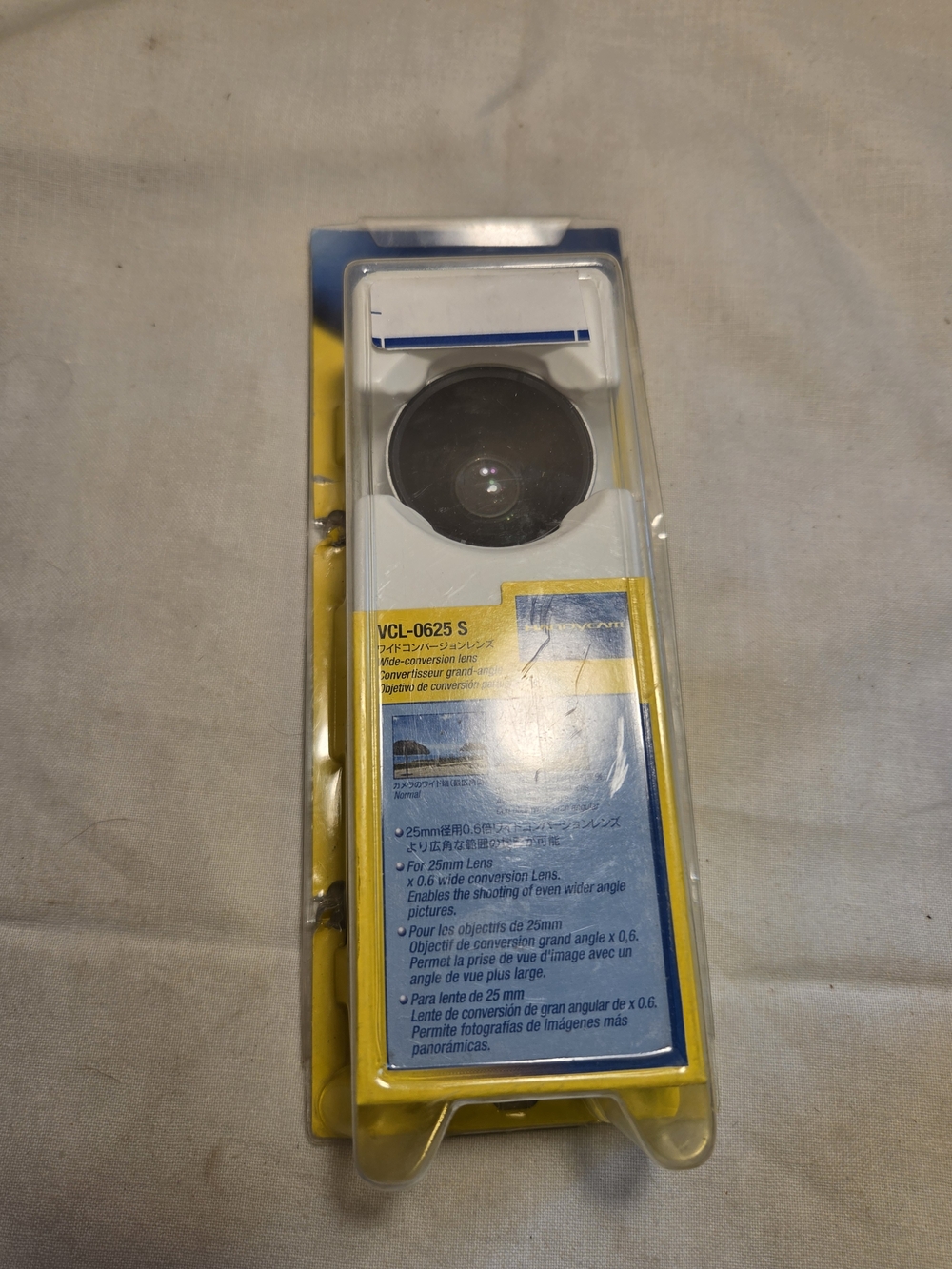 New Wide Conversion Lens VCL-0625S - Yellow/Blue Packaging